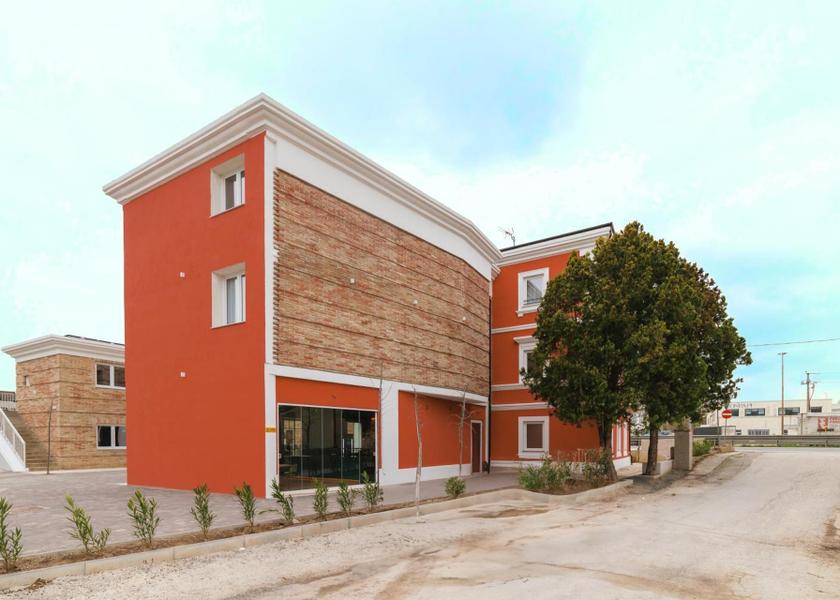 Marche Osimo exterior view