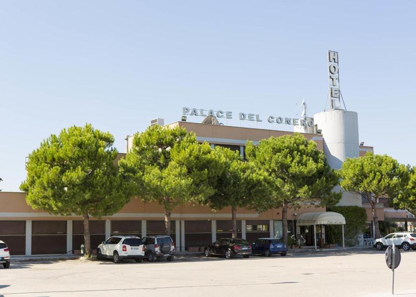 Marche Osimo entrance
