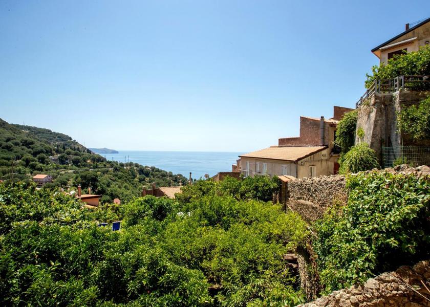 Campania Pisciotta garden