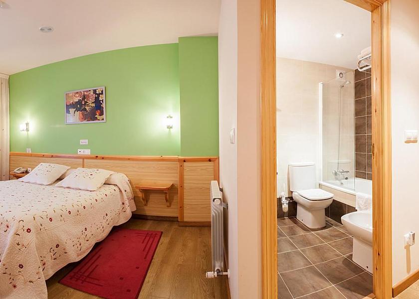 Galicia A Pontenova Double Room with Extra Bed
