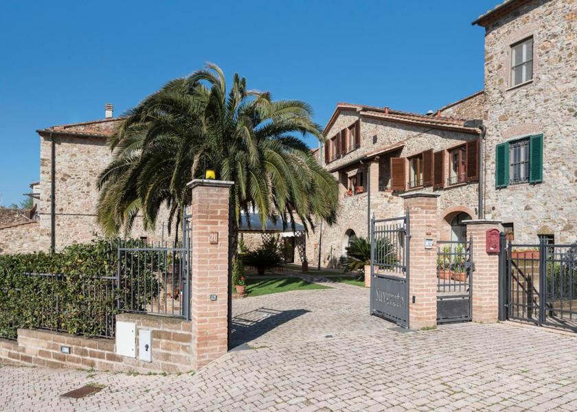 Tuscany Suvereto entrance