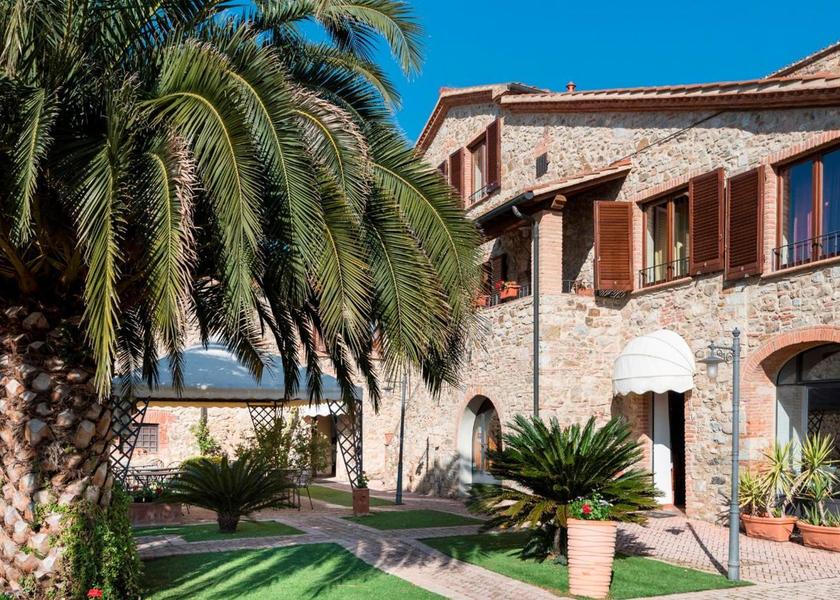 Tuscany Suvereto garden