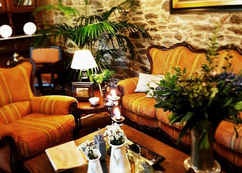 Galicia Lalin shared lounge/tv area