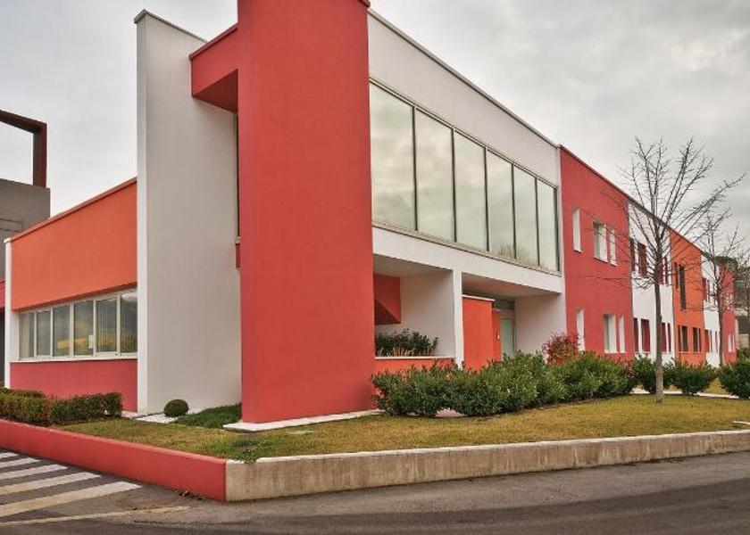 Marche Tolentino Facilities