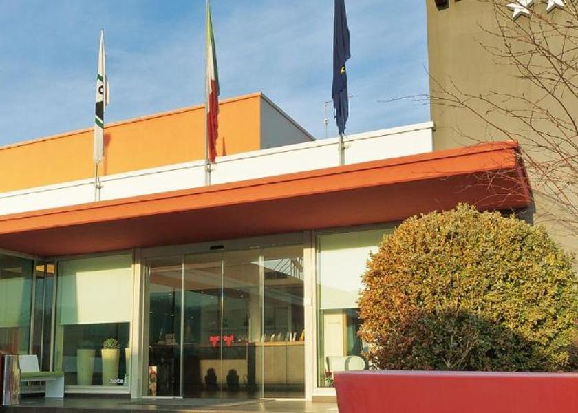 Marche Tolentino Facilities