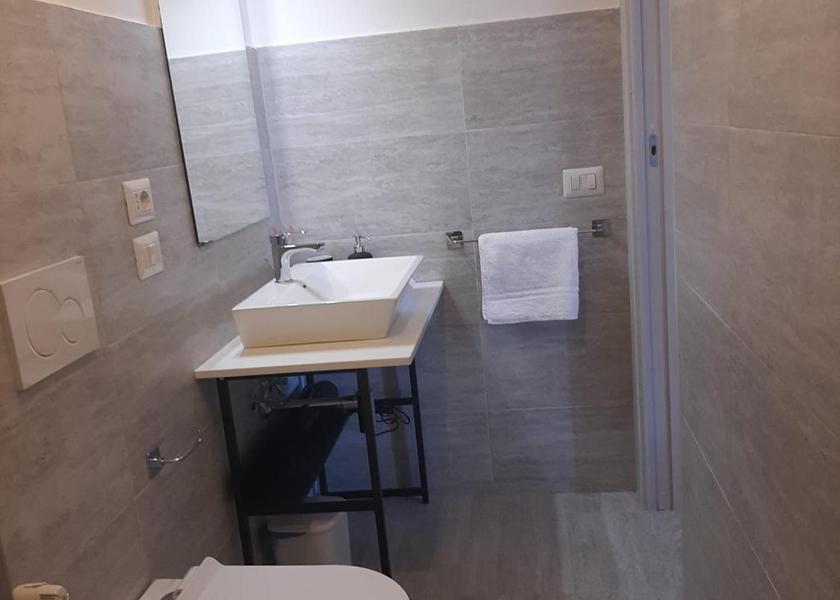 Marche Tolentino Double Room with Private Bathroom