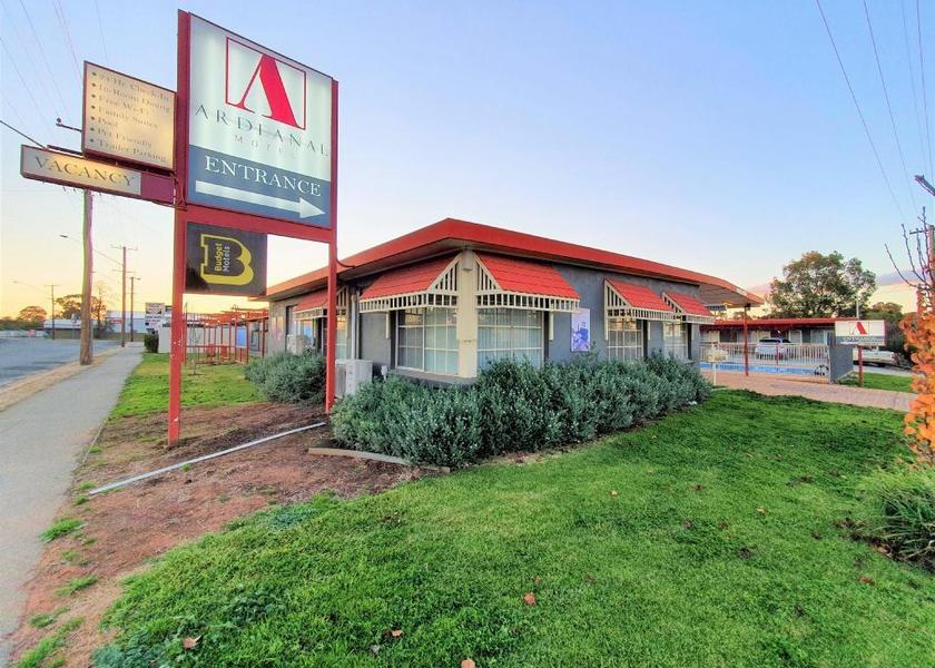 New South Wales West Wyalong Hotel Exterior