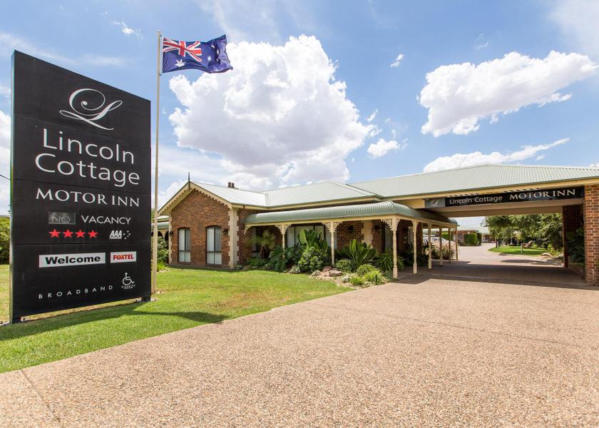 New South Wales Wagga Wagga Hotel Exterior