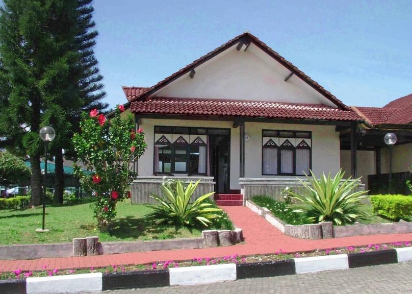 North Sumatra Berastagi Terrace/patio