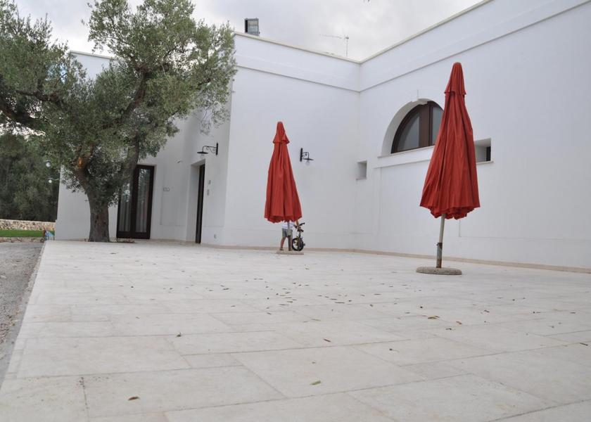 Puglia Veglie exterior view