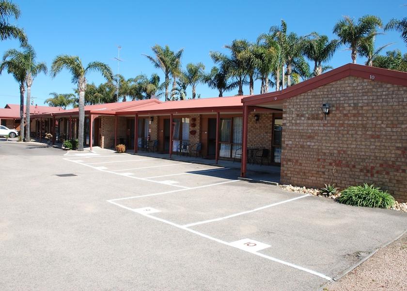 Victoria Lakes Entrance Exterior