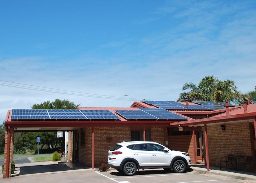 Victoria Lakes Entrance Exterior