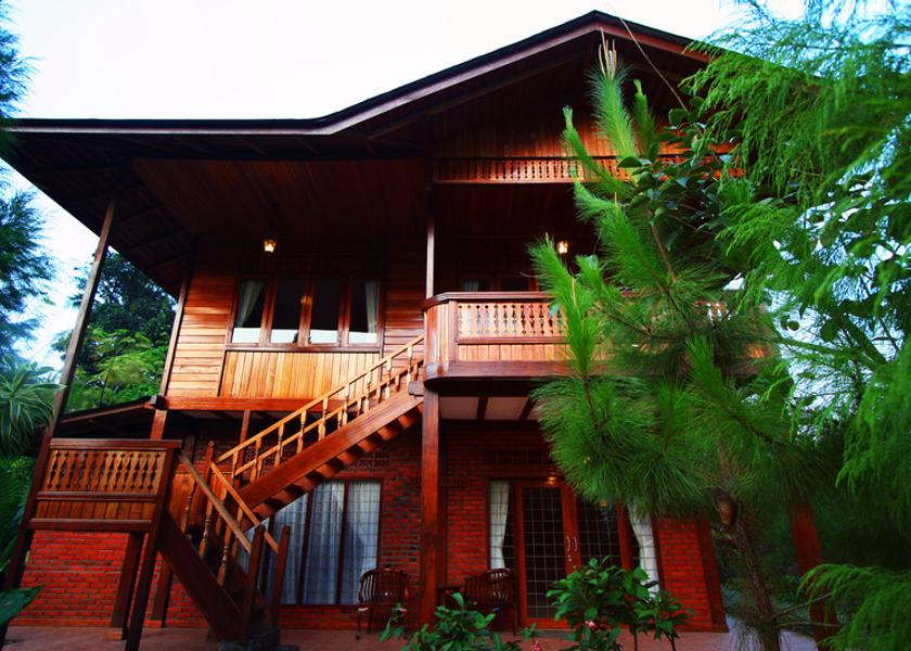 West Java Ciawi Hotel Exterior