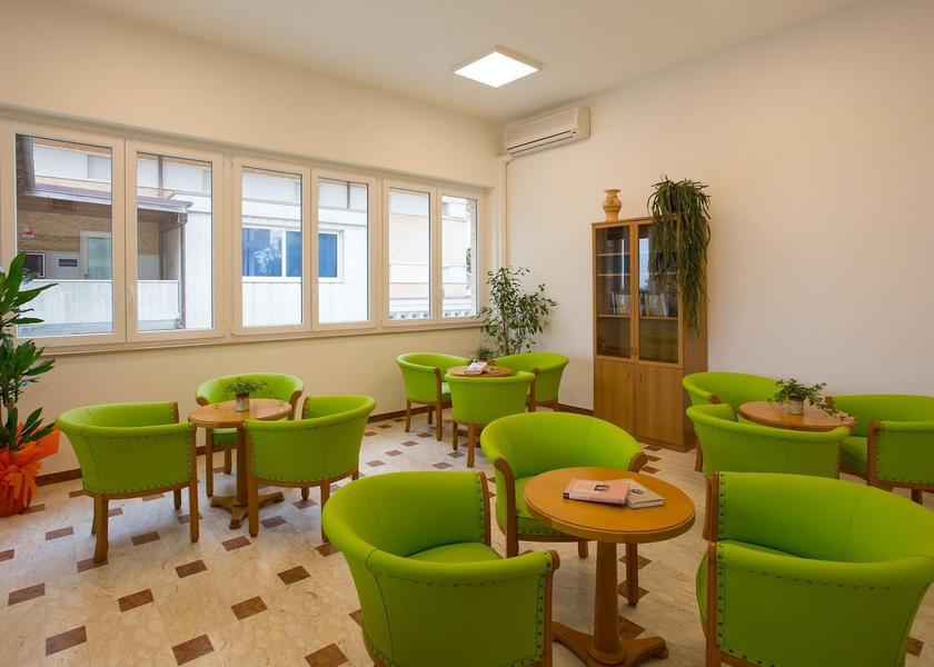 shared lounge/tv area