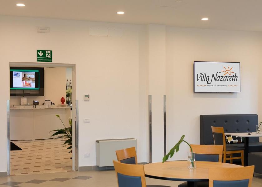 shared lounge/tv area