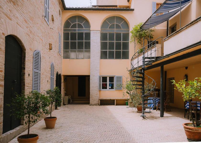 Marche Fermo entrance