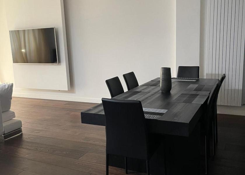 Marche Fermo shared lounge/tv area