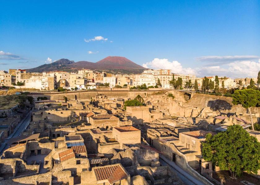 Campania Ercolano nearby attraction