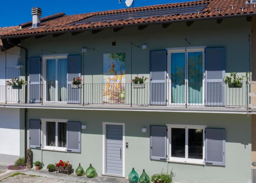 Piedmont Benevello balcony/terrace