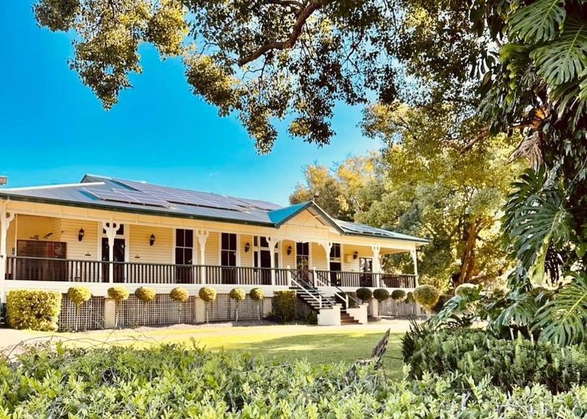Queensland Southside Hotel Exterior