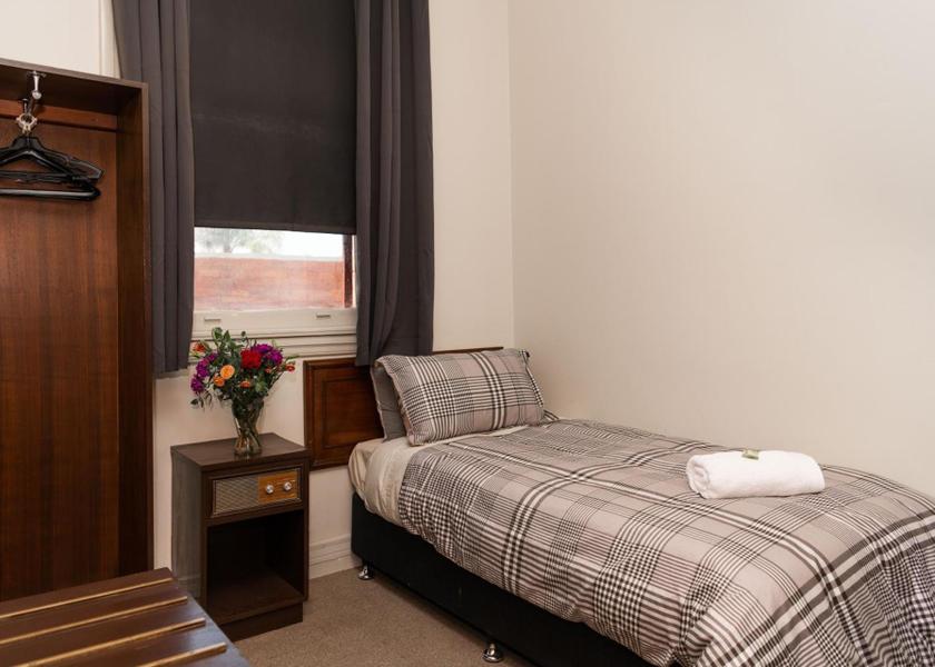 New South Wales Hay Twin Room with Bathroom