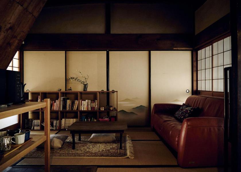 shared lounge/tv area