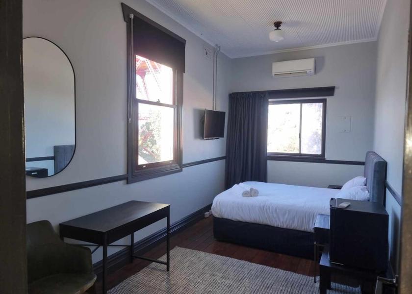 Western Australia Kalgoorlie Queen Room with Shared Bathroom
