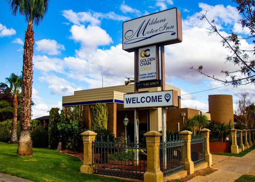 Victoria Mildura Hotel Exterior