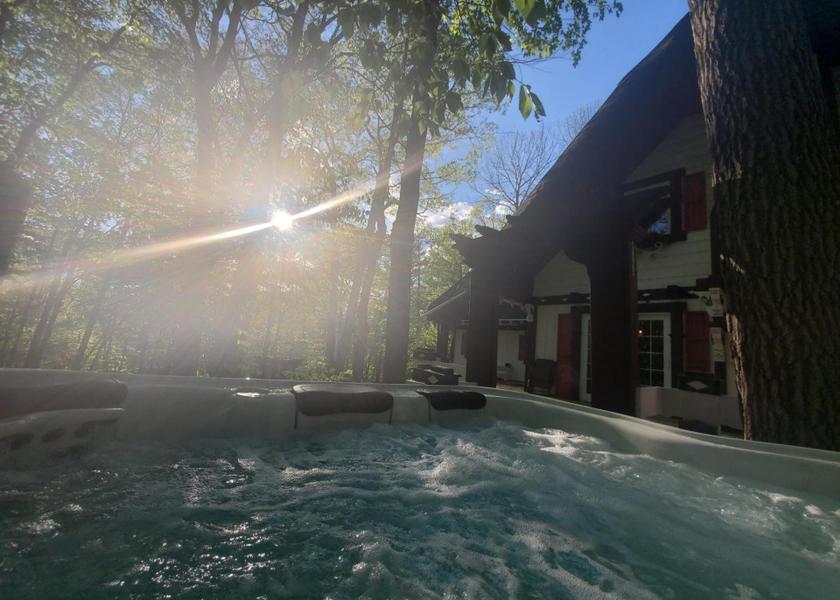 Quebec Rawdon hot tub