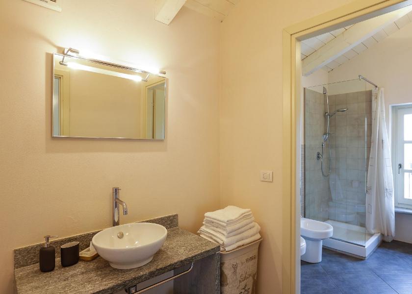 Piedmont Santo Stefano Belbo Apartment-Superior-Private Bathroom-Pool View-Appartamento Cinque