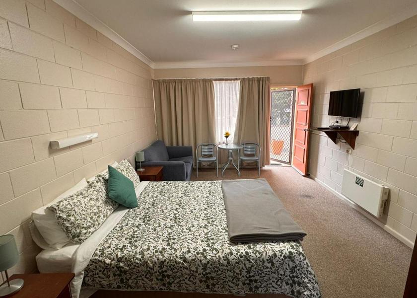 New South Wales Cooma Deluxe Queen Room