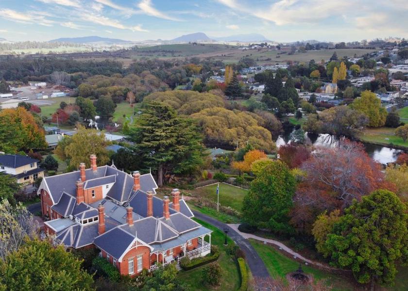Tasmania Deloraine exterior view