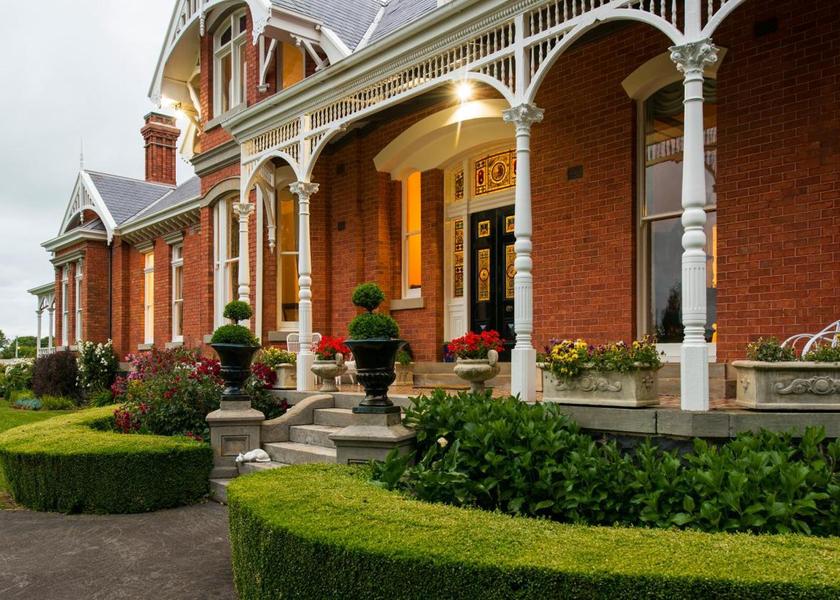 Tasmania Deloraine entrance