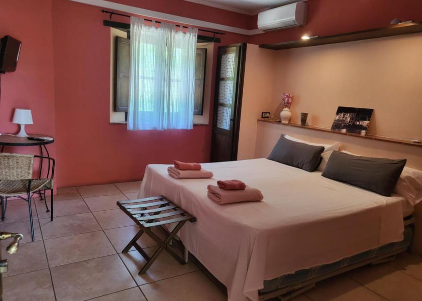 Catalonia La Cellera de Ter Triple Room with Private Bathroom