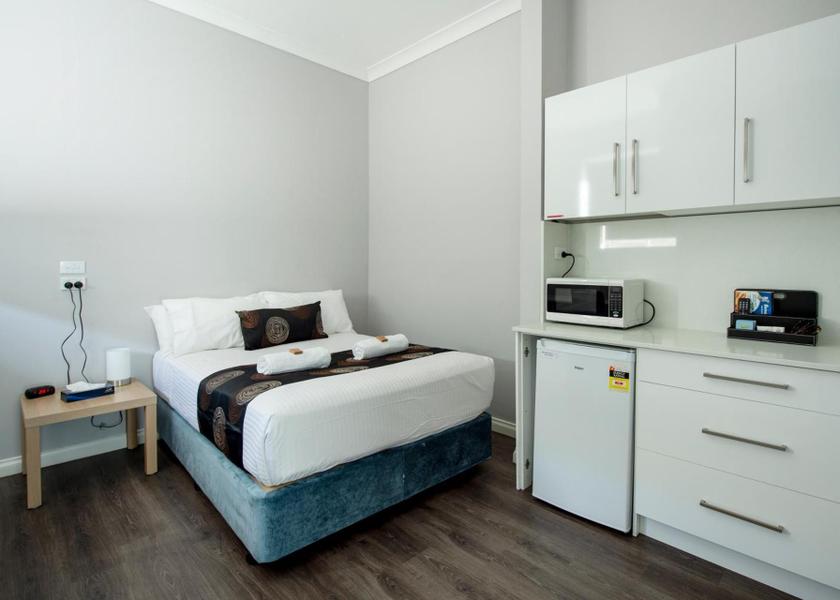 South Australia Port Pirie Deluxe Queen Room
