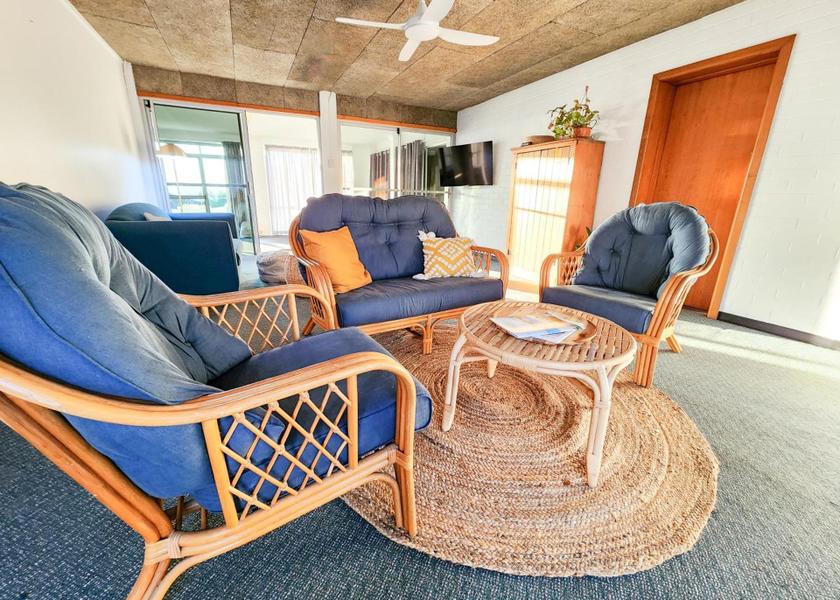 shared lounge/tv area