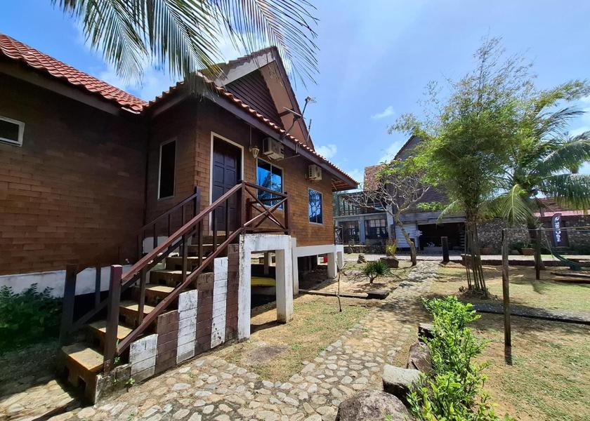 Kemaman Kijal Hotel Exterior