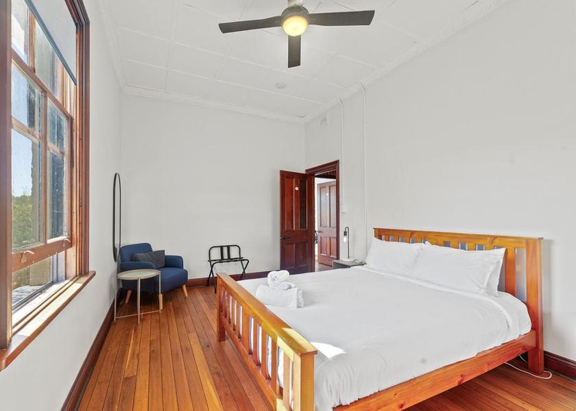 New South Wales Dalton Deluxe Queen Room