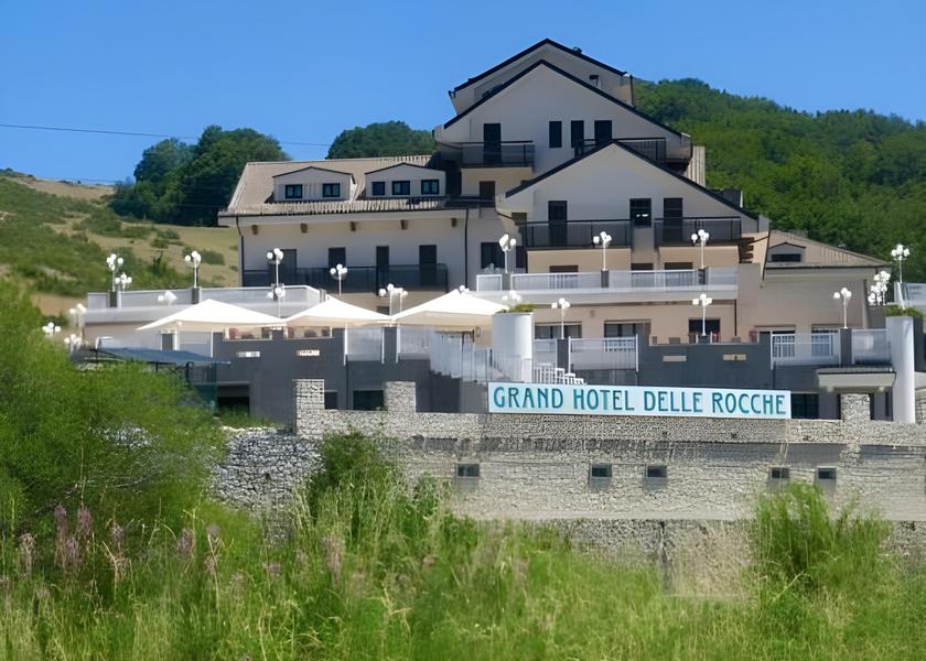 Abruzzo Rocca di Mezzo Surrounding environment