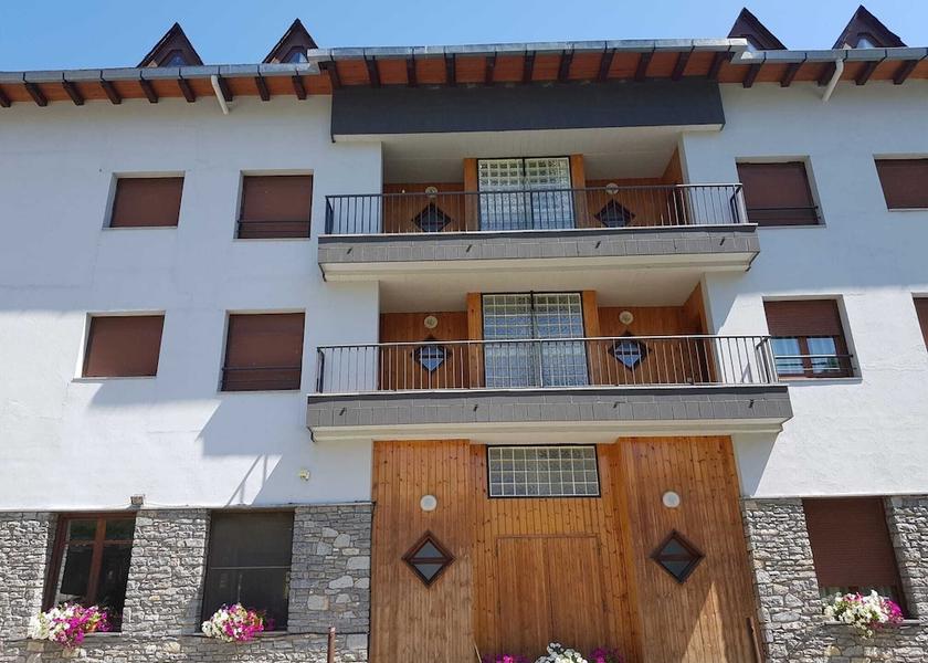 Catalonia Vall de Cardos Exterior