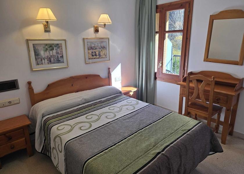 Catalonia Vall de Cardos Room