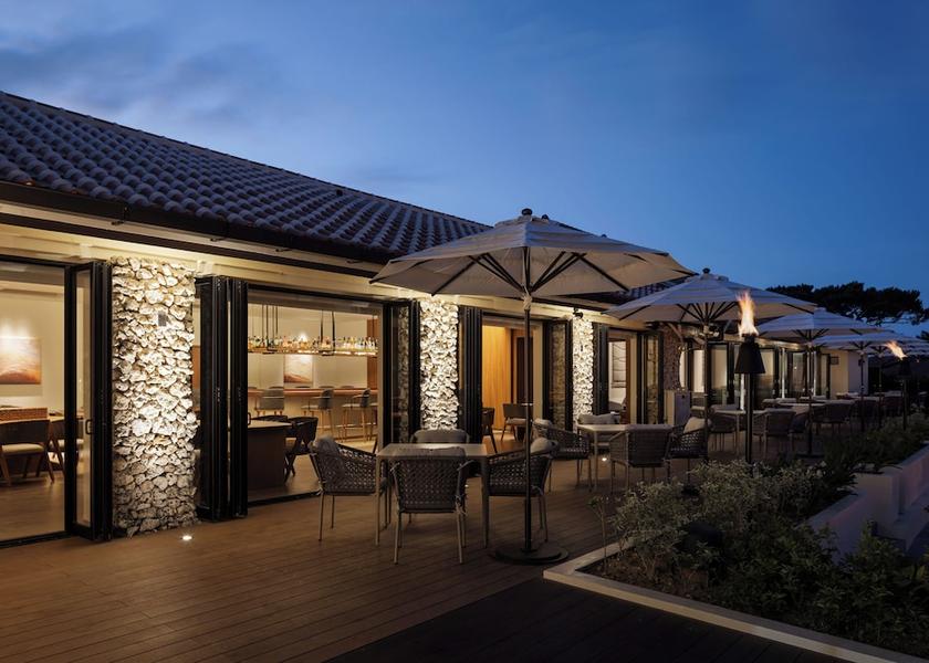 Okinawa Taketomi Poolside bar