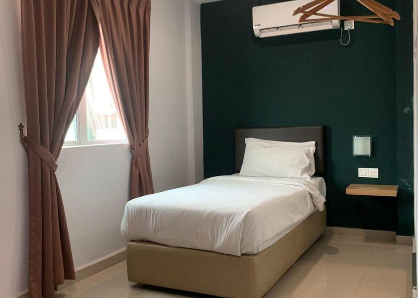 Johor Batu Pahat Single Room with Window