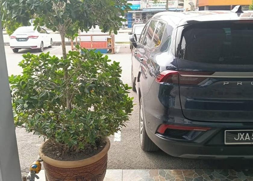 Johor Batu Pahat Property entrance