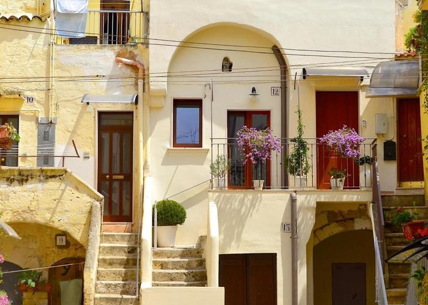 Puglia Altamura nearby attraction