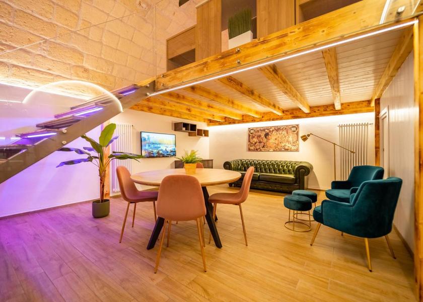 shared lounge/tv area