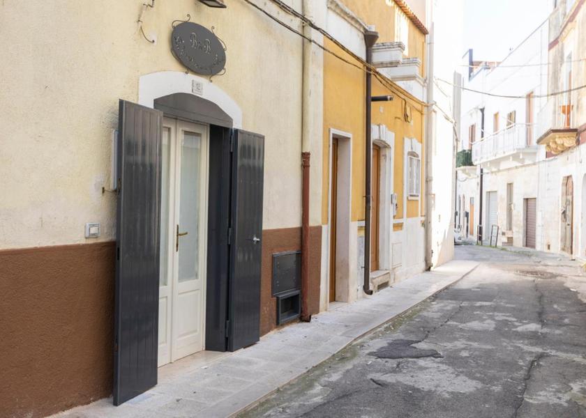 Puglia Santeramo in Colle entrance