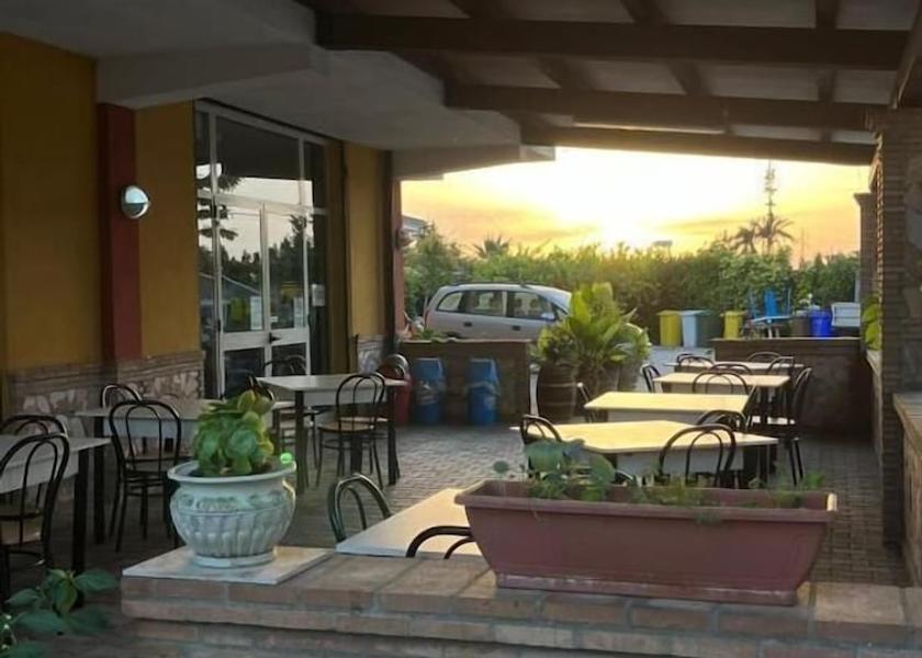 Calabria Curinga Outdoor dining
