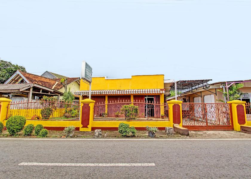 Central Java Cilacap Hotel Exterior