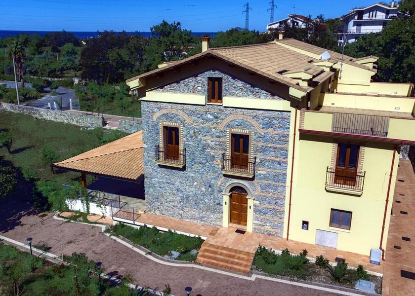 Calabria Longobardi exterior view